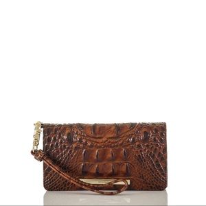 Brahmin wristlet